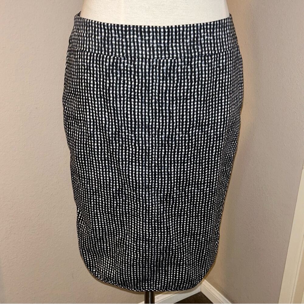 Ann Taylor Loft black and blue striped pencil skirt, size 4 regular
